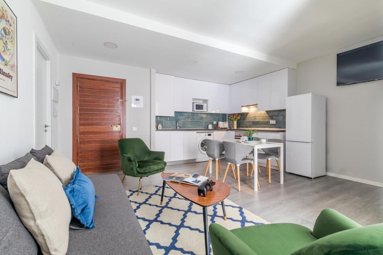 Apartamento Junto A Gran Via Madrid Luaran gambar
